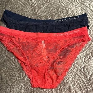 Victoria’s Secret Lace Cheeky Panties/ like new.